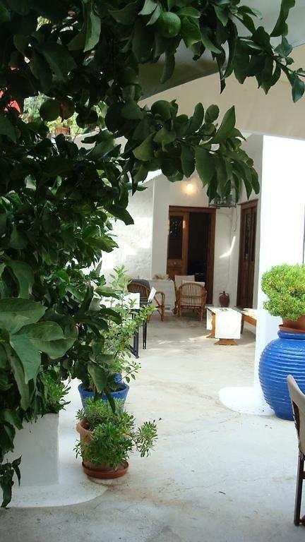 Hotel Douskos Uptown Living Hydra  Esterno foto