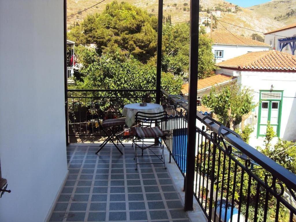 Hotel Douskos Uptown Living Hydra  Esterno foto