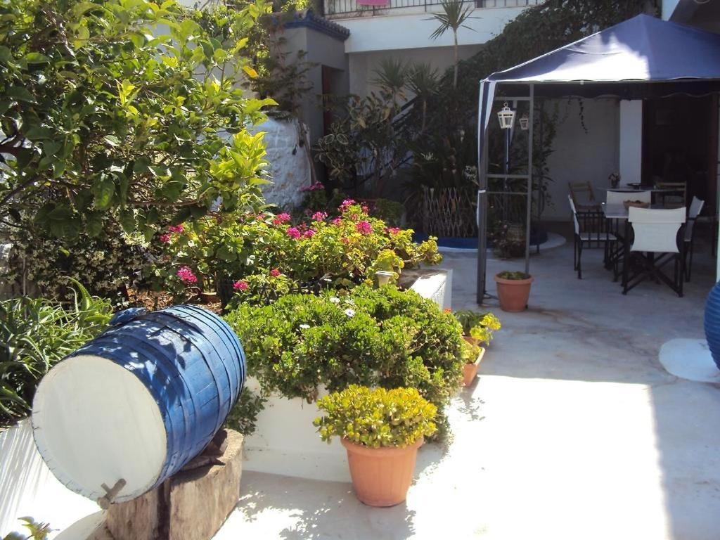 Hotel Douskos Uptown Living Hydra  Esterno foto