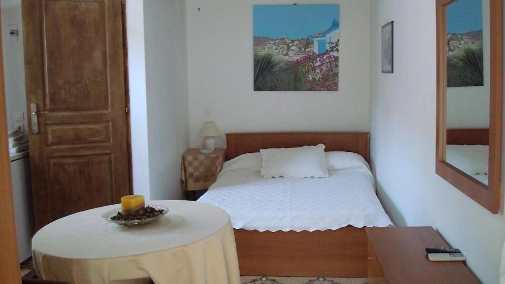 Hotel Douskos Uptown Living Hydra  Esterno foto