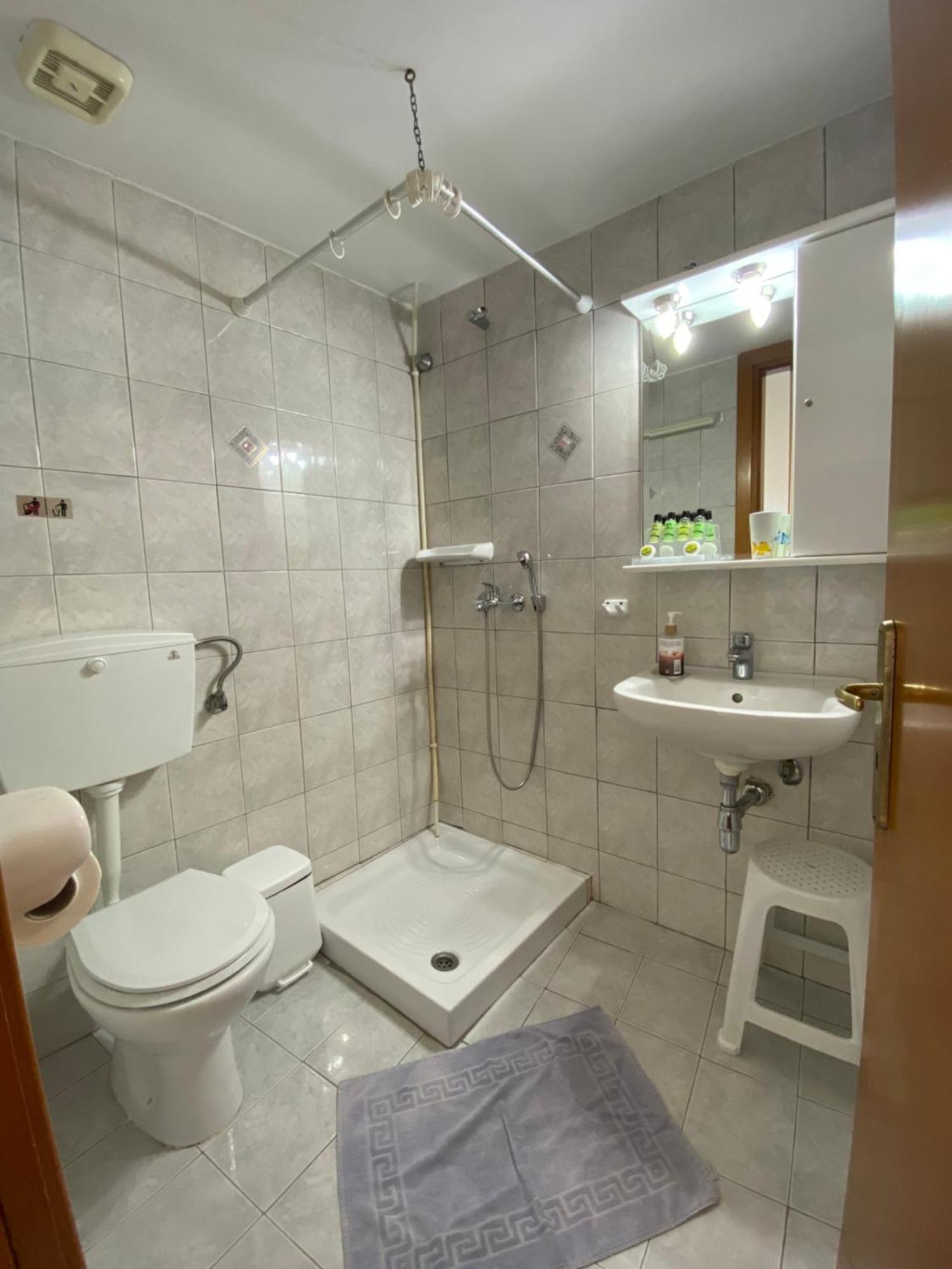 Hotel Douskos Uptown Living Hydra  Esterno foto