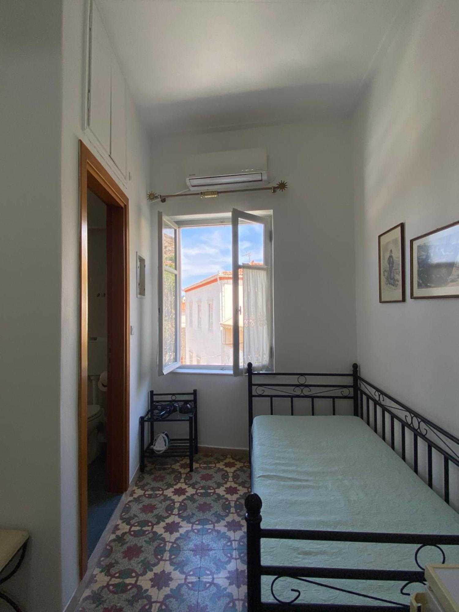 Hotel Douskos Uptown Living Hydra  Esterno foto