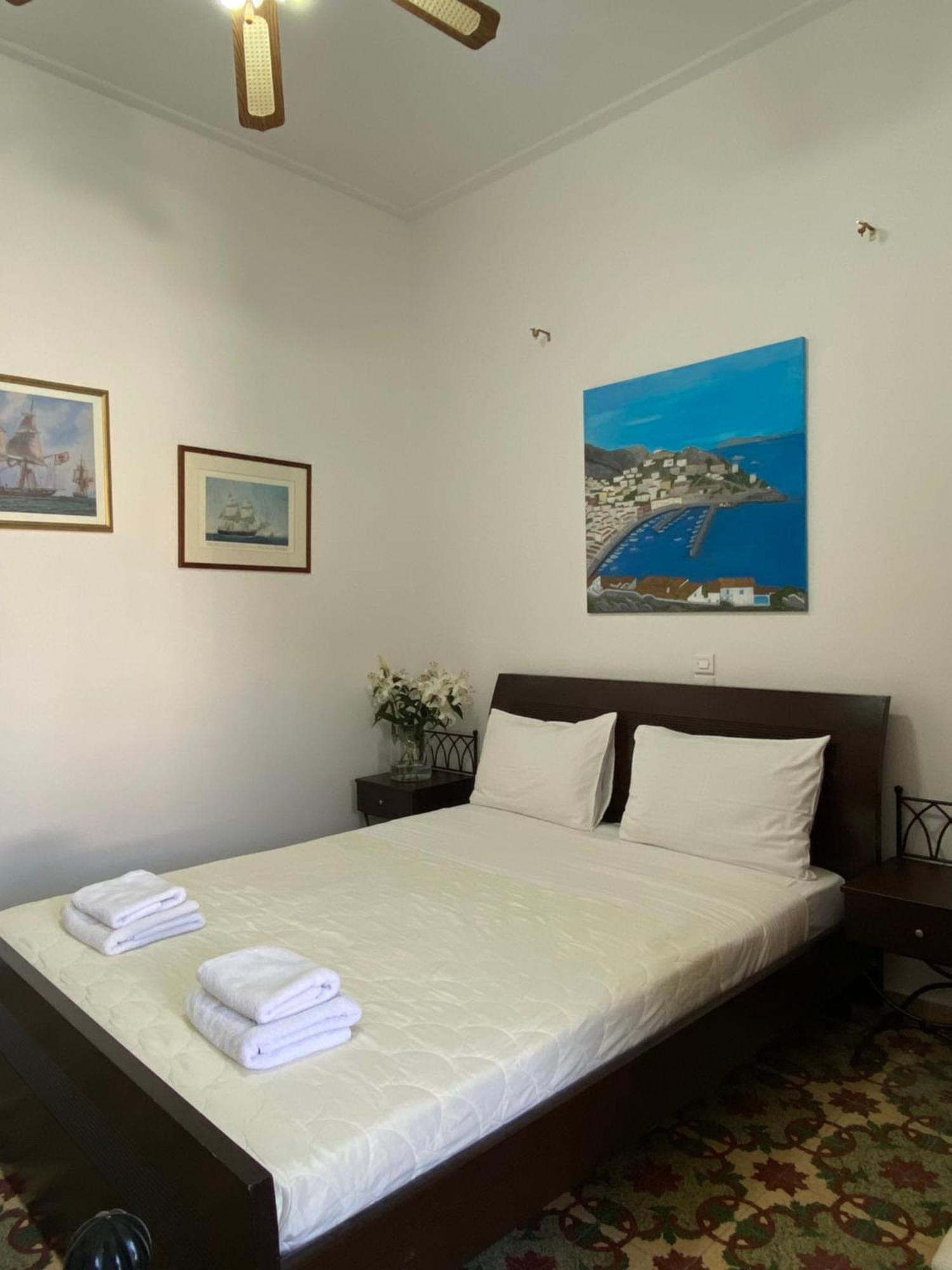 Hotel Douskos Uptown Living Hydra  Esterno foto