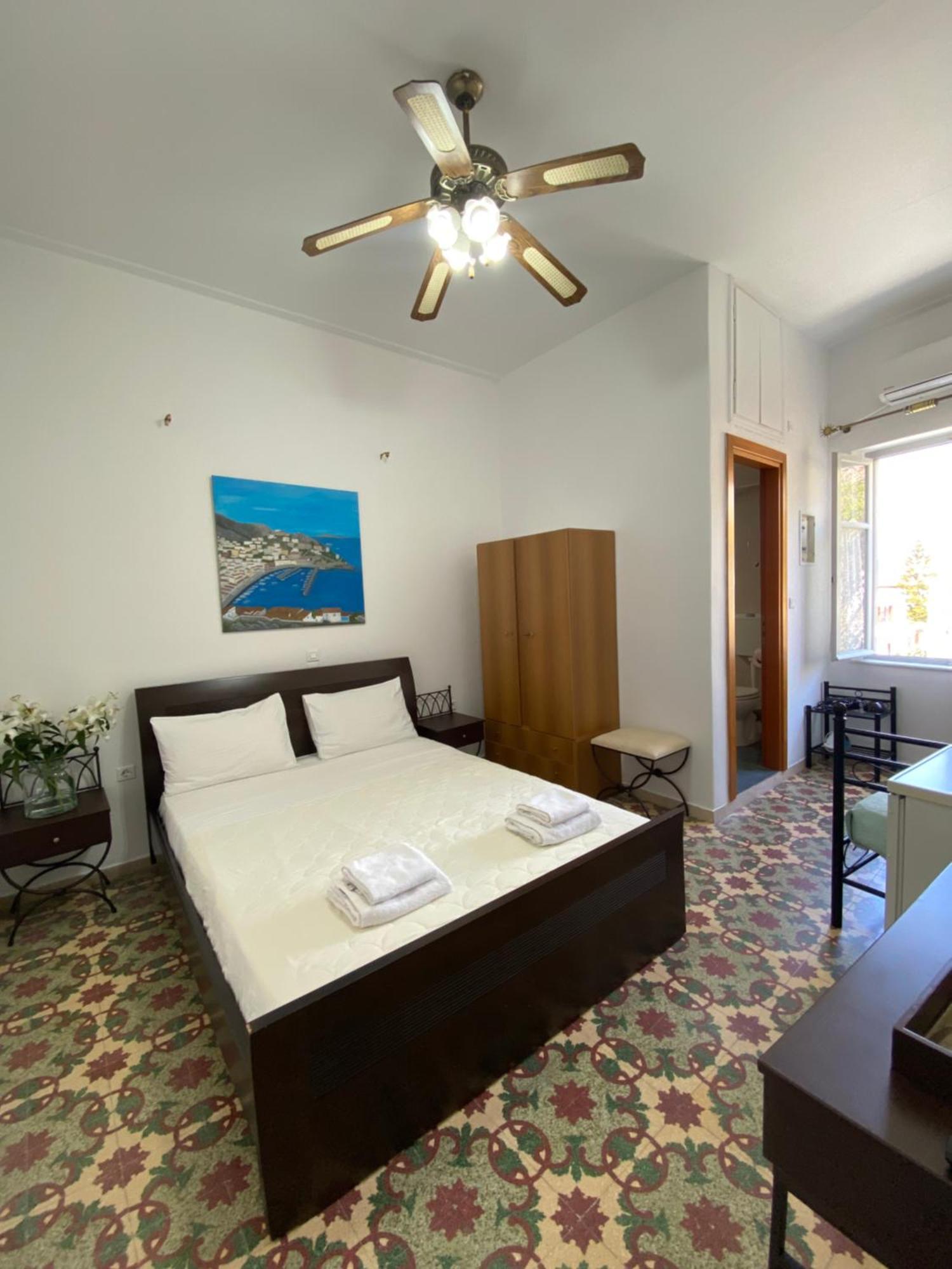 Hotel Douskos Uptown Living Hydra  Esterno foto